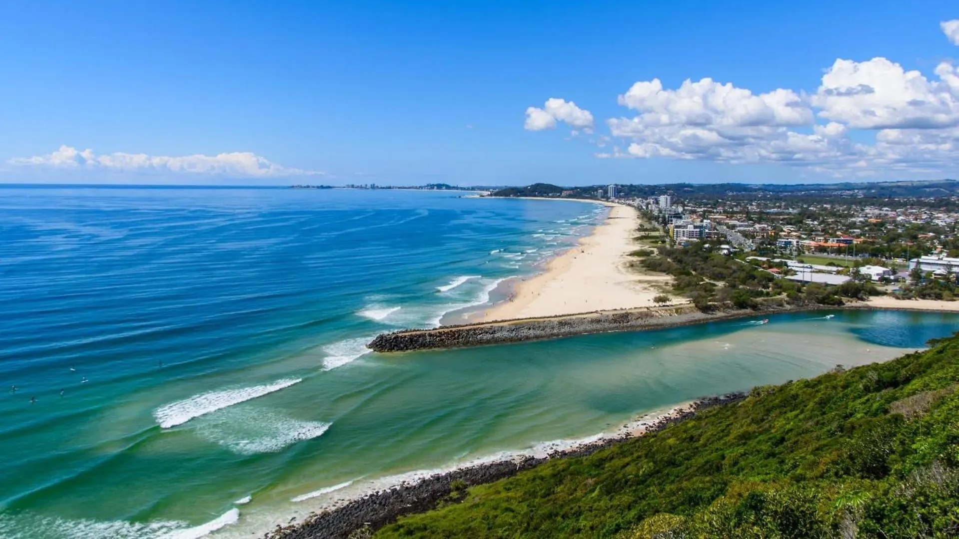 Salty Sea Breeze Apartment 500M To Waters Edge Gold Coast
